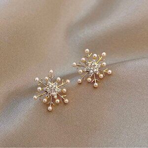 Pearl Snowflake Diamond Stud Gold Dainty Luxury Winter Christmas Mini Earrings